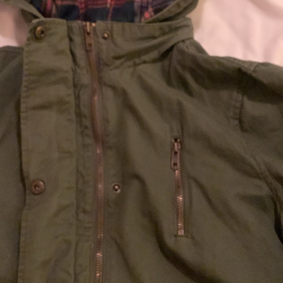 Military style jacket! Beautiful Green with plaid details! - Picture 3 of 9